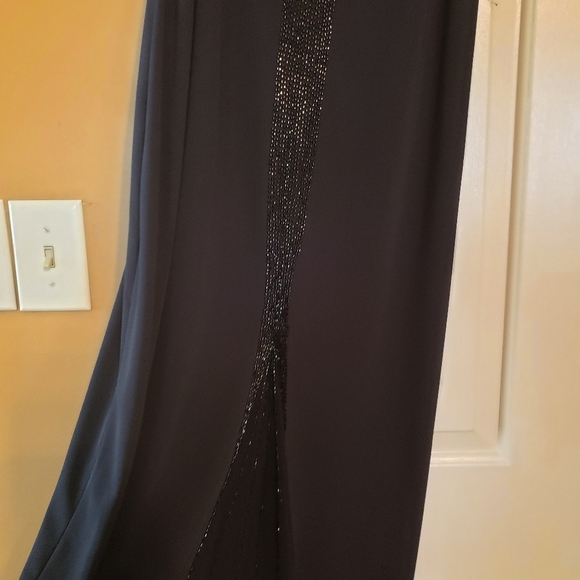 Ladies formal dress - Picture 8 of 11
